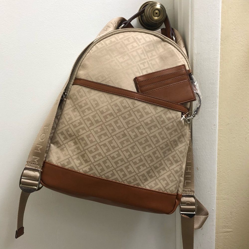 😍new with tags authentic Tommy Hilfiger backpack